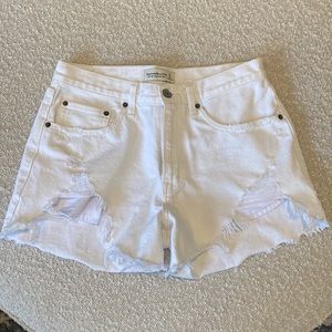 Abercrombie & Fitch mid-rise Boyfriend short size 4/27